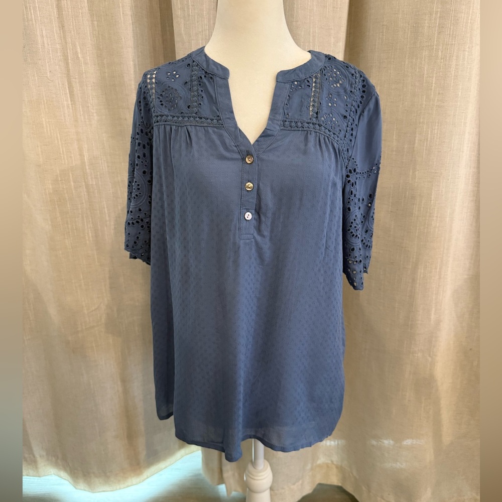 Mason & Belle Eyelet Lace Top Womens Medium Blue Excellent Boho Dobby Blouse